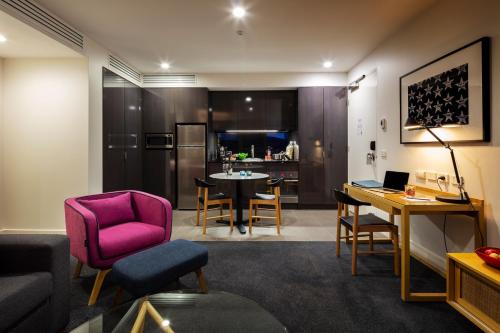 Modern 2-Bedroom Apartment with Balcony in Central Ankara
